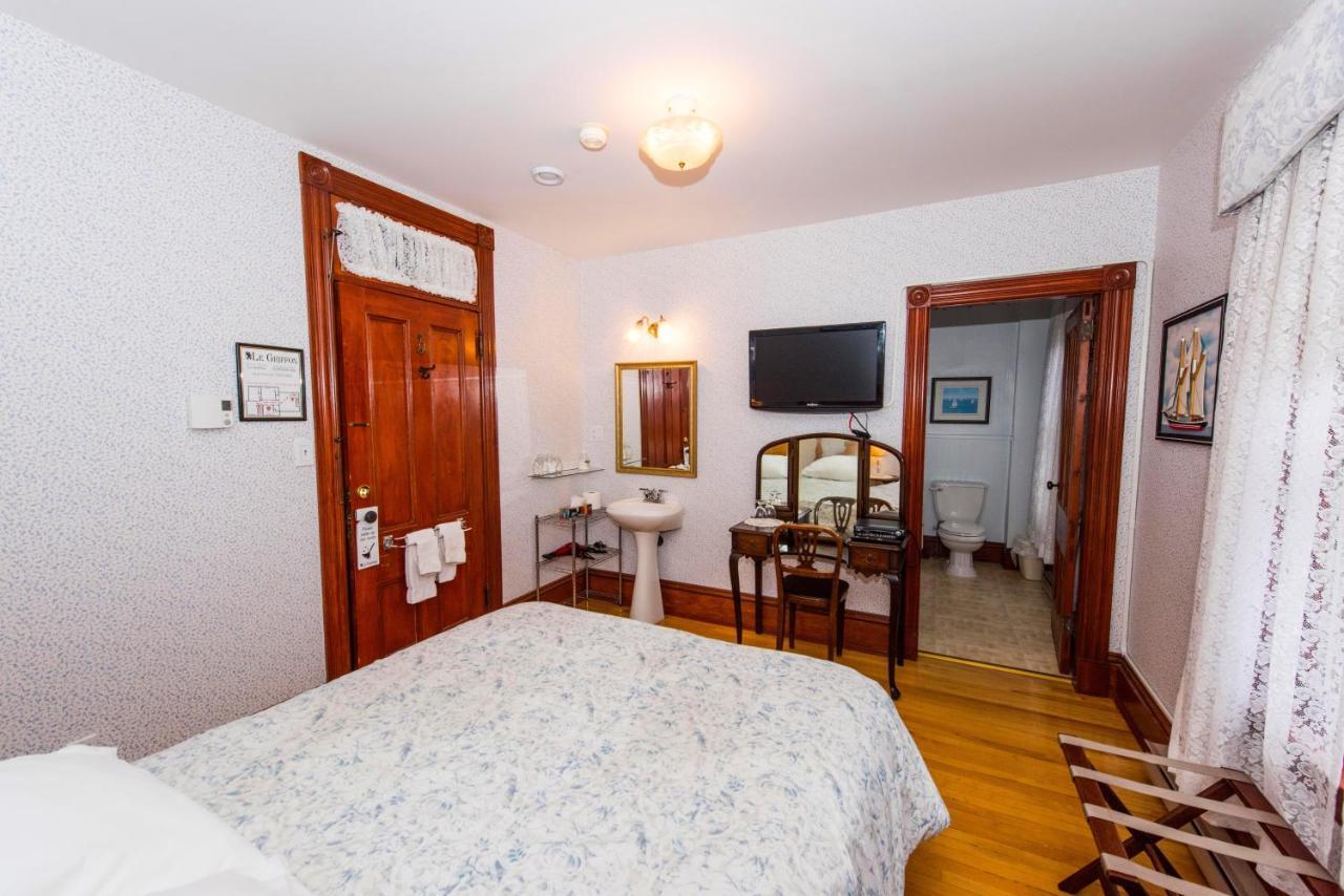 Bed and Breakfast Le Griffon Шедьяк Экстерьер фото