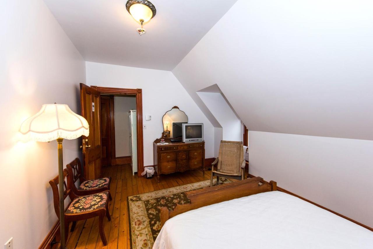 Bed and Breakfast Le Griffon Шедьяк Экстерьер фото